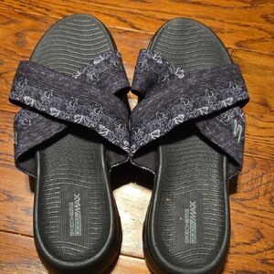 Skechers Goga Max Mona Women's Black Slide Sandals